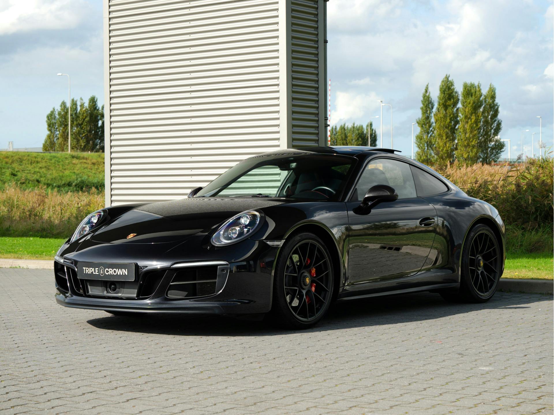 Porsche 911 3.0 Carrera 4 GTS | Burmester